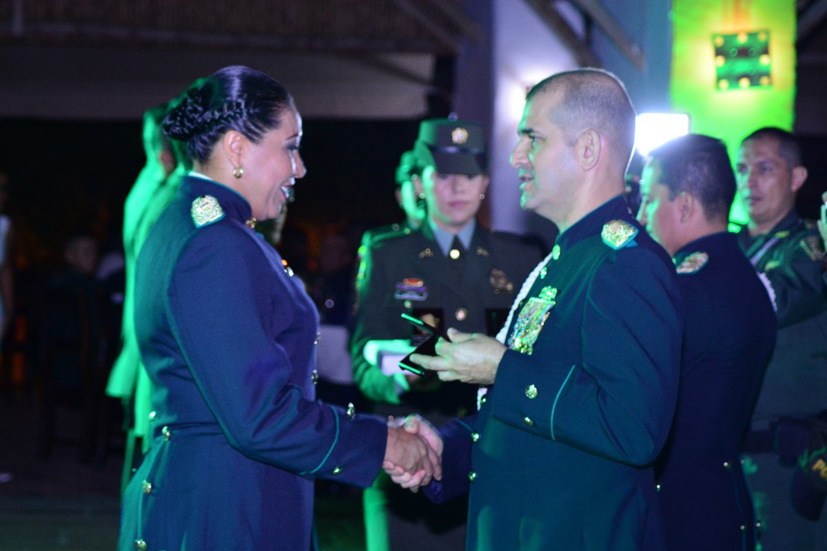 En ‘La noche de las Estrellas’ reconocemos la labor de nuestros hombres y mujeres policías