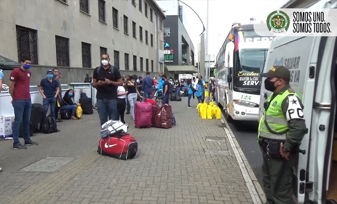 estudiantes afectados viajan a las ciudades de origen