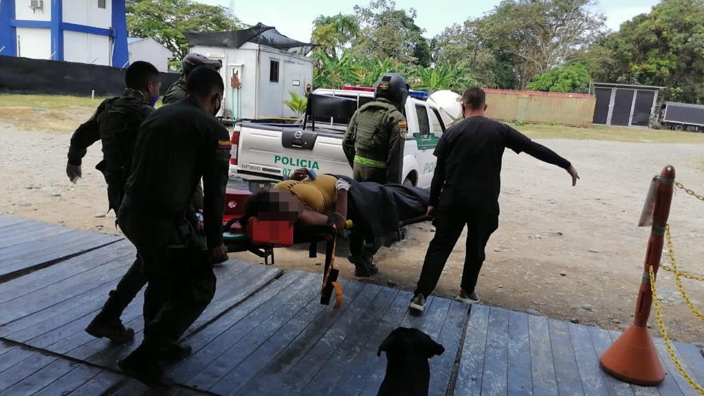 Evacuamos-de-emergencia-a-una-mujer-estante 