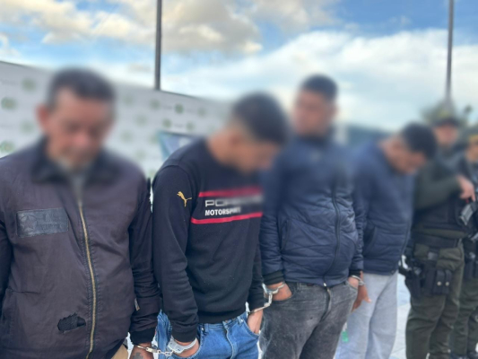 a todos les fueron imputados los delitos de secuestro extorsivo, porte ilegal de armas y concierto para delinquir.