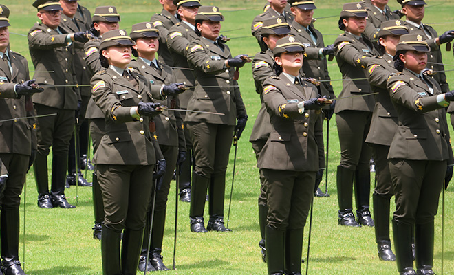 Ceremonia de distinci&oacute;n de alf&eacute;rez