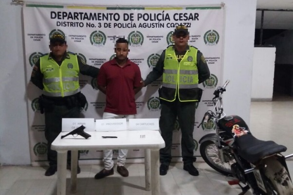 foto-adolescente-y-un-mayor-de-edad-capturados