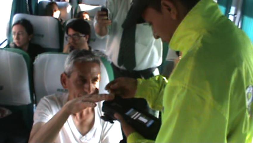 Controles con equipos tecnológicos  en terminales de transporte terrestre