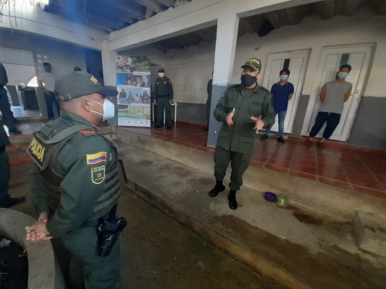 Entregamos 170 cenas a nuestros policías en Bolívar