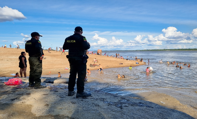 policías, comunidad