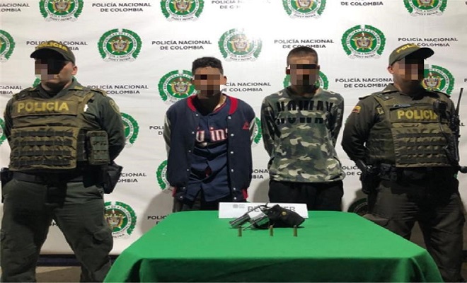 Capturados alias “Goku” o “Búcaro” y “El Paisa” en flagrancia con un revólver en Barrancabermeja 
