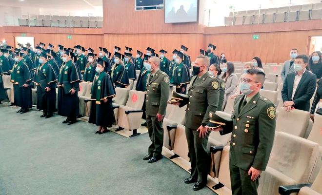 Ciento treinta y cuatro estudiantes de la Escuela de Posgrados de Policía, reciben sus títulos como Especialistas y Magister