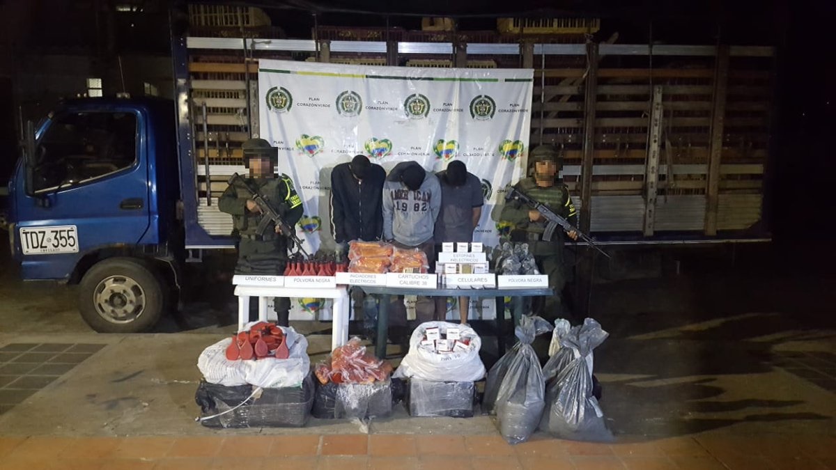 hallados-mas-de-200-kilogramos-de-explosivos-ocultos-en-un-camion-sobre-la-via-cucuta-ocaña-1