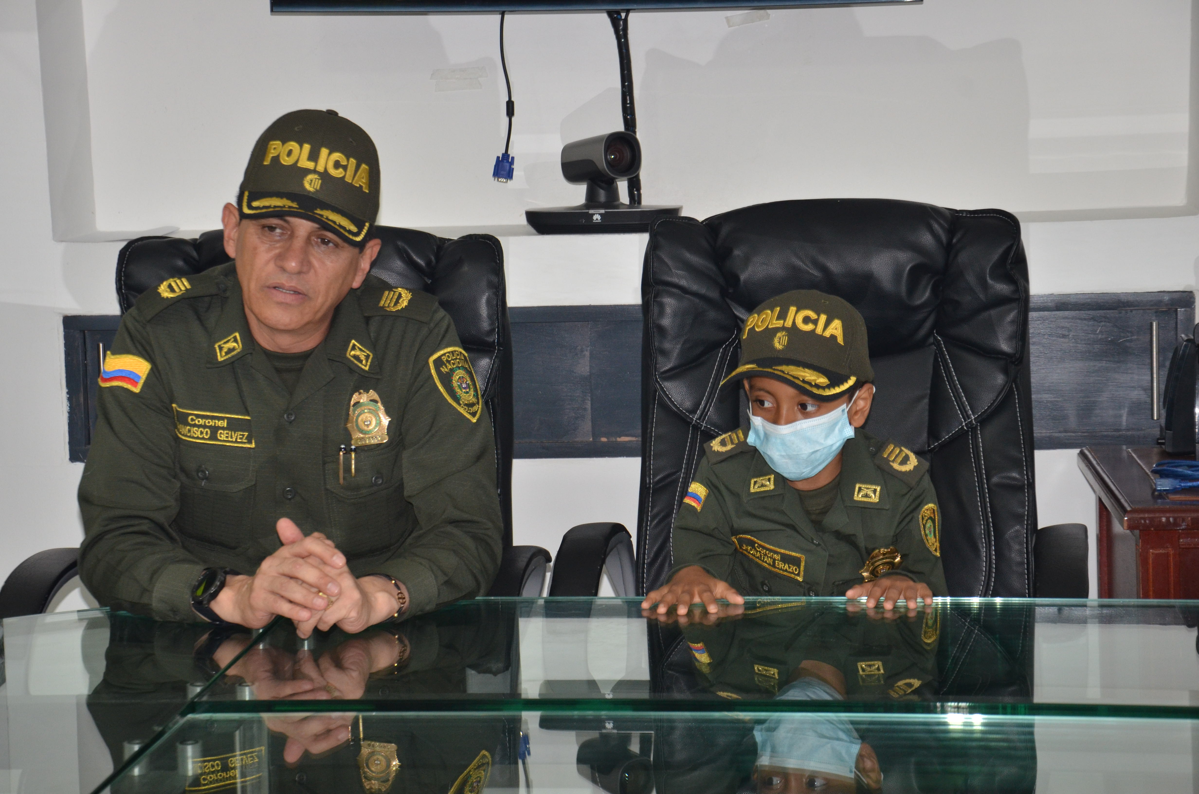 Con un gesto de amor incondicional, hemos le cumplimos el sueño a Jhonatan Erazo de ser Policía por un día.