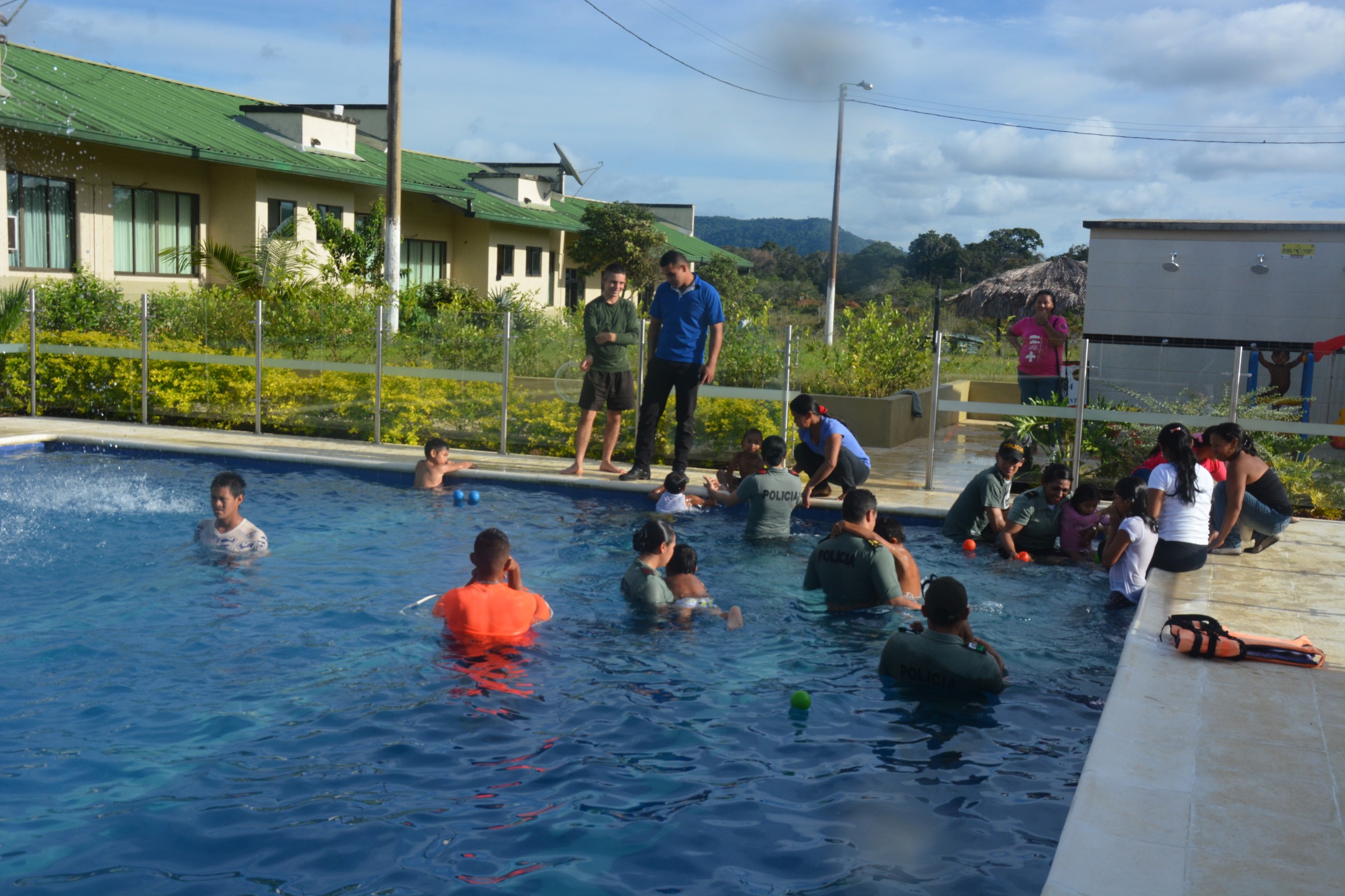 Realizamos hidroterapia a nuestros niños indígenas con capacidades especiales