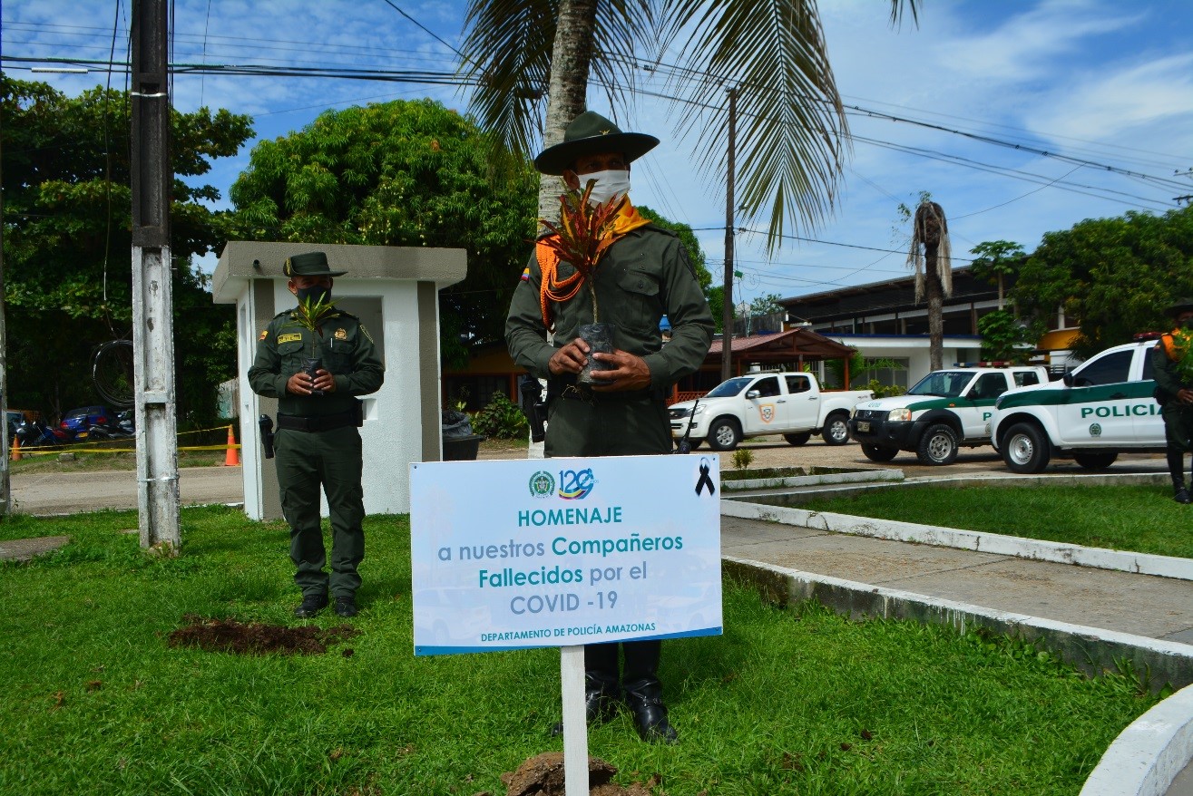 homenaje a uniformados que han ofrendado su vida
