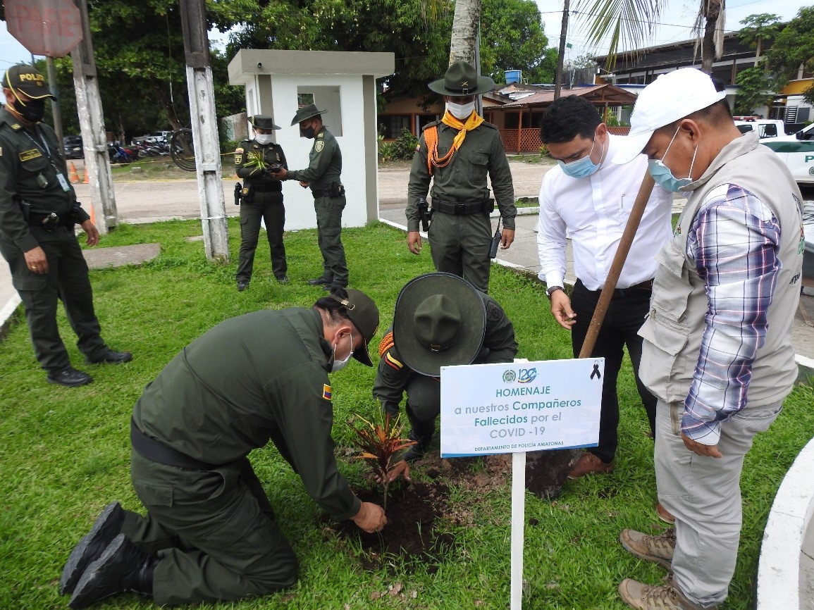 Rendimos homenaje a nuestros policías fallecidos por Covid 19