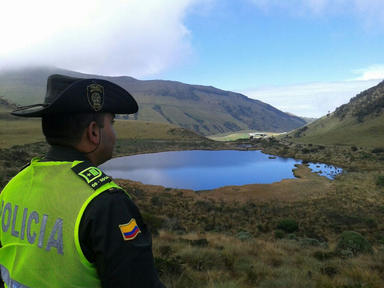 policia-protegiendo-los-humedales