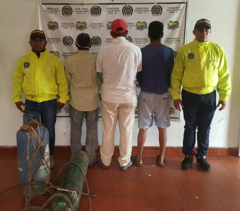 Capturados por hurto por funcionarios de la seccional de tránsito y transporte 