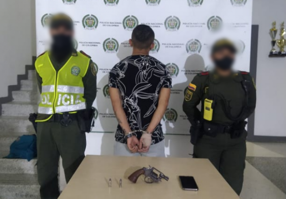 Capturamos en Villamaría un hombre de 24 años señalado de hurtar un celular con arma de fuego