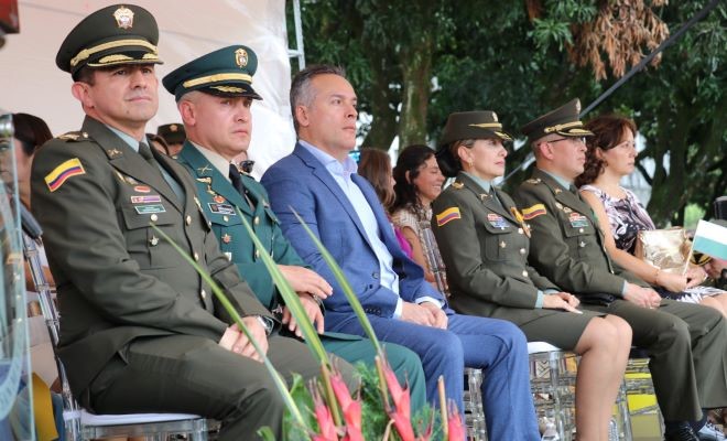 Autoridades político administrativas, militares, entre otros, acompañaron este evento 