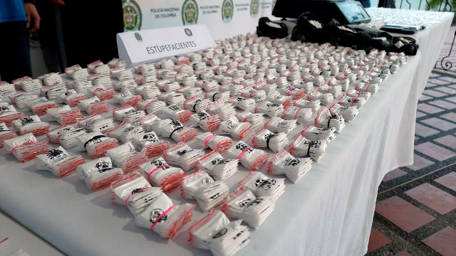 Mediante-diligencia-de-registro-y-allanamiento-logramos-la-captura-de-tres-personas-y-la-incautación-de-varias-dosis-de-cocaína   