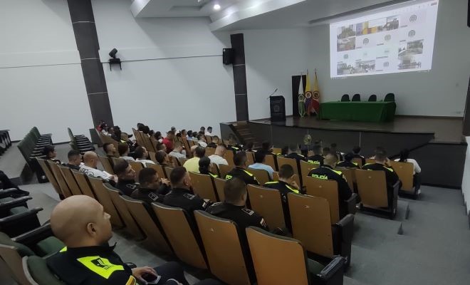 Los policías son capacitados de manera constante en el área metropolitana de Pereira 