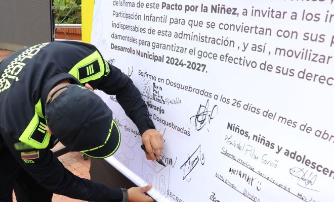 Firma del pacto juntos por la niñez 