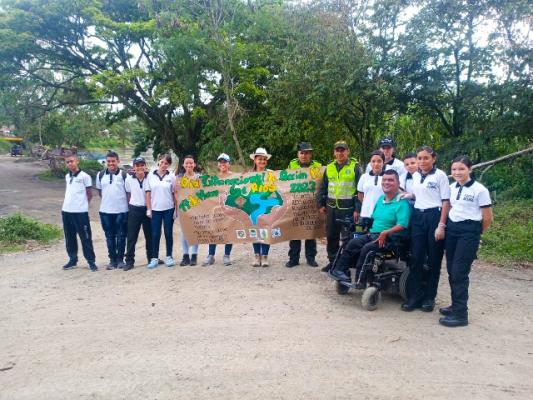 Los recursos naturales, en especial los cuerpos de agua, debemos cuidarlos y conservarlos