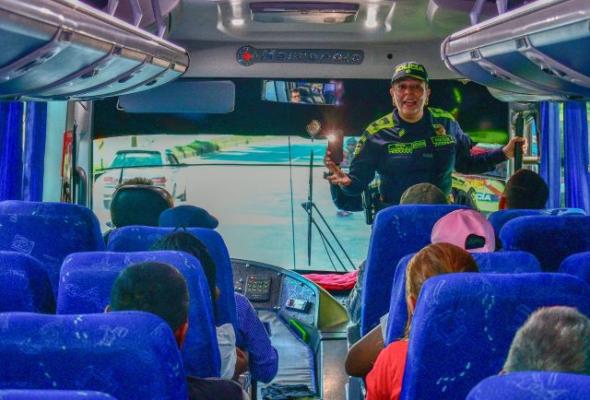En cabeza de la señora comandante de la Policía Metropolitana de Pereira, realizamos acompañamiento a los viajeros en este plan retorno