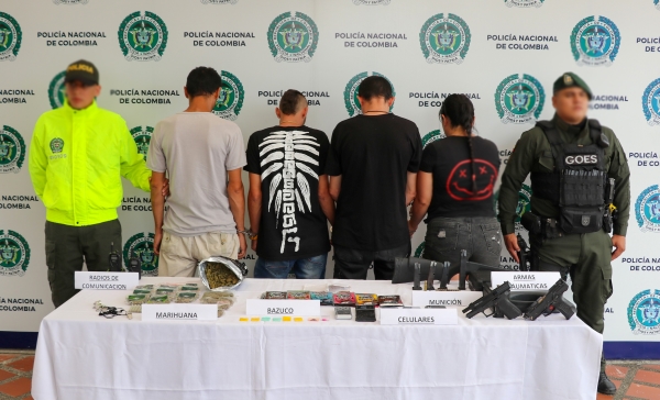 En-el-procedimiento-se-incautó-dos-armas-de-fuego-y-1000-gramos-de-marihuana