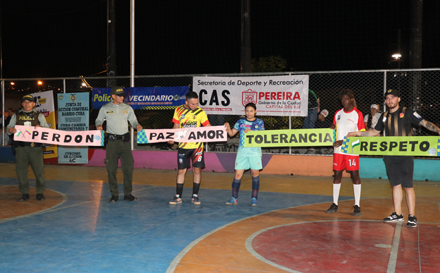 Llevamos-con-éxito-la-final-del-torneo-inter-barrial-jugando-por-la-paz-y-por-la-vida 