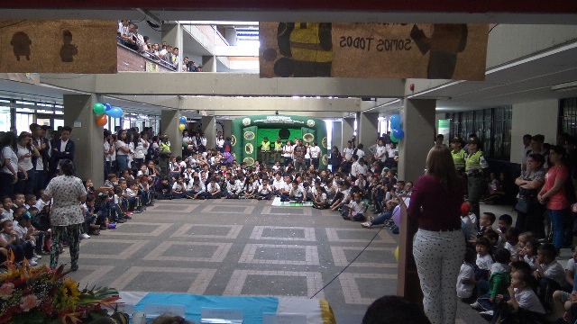 El-evento-se-llevó-a-cabo-en-la-institución-educativa-suroriental-comuna-Boston