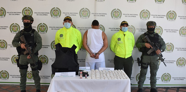 Logramos-la-incautación-de-1027-gramos-de-cocaína-y-un-chaleco-antibalas