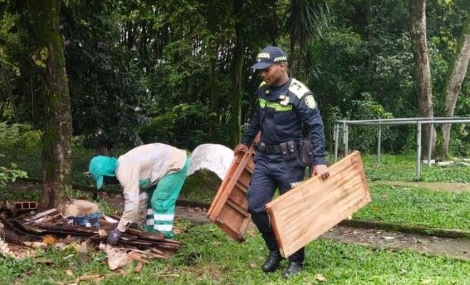 No debemos arrojar escombros en sitios no autorizados