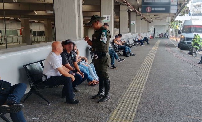 Se realizan campañas de sensibilización en las terminales de transporte sobre el manejo responsable de las basuras, escombros, entre otros