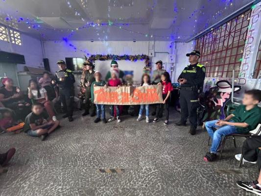 En esta temporada de fin de año la Policía Nacional lleva alegría a la niñez