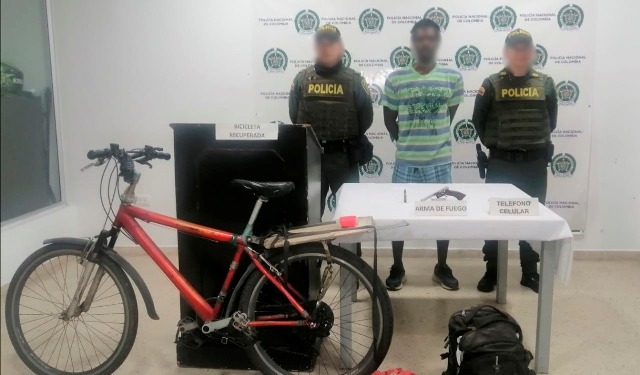 Bicicleta y arma de fuego incautadas