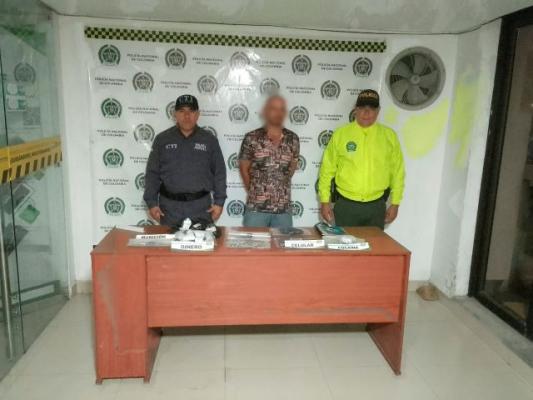 En el procedimiento fueron incautadas varias dosis base de coca, marihuana, dinero efectivo, entre otros    