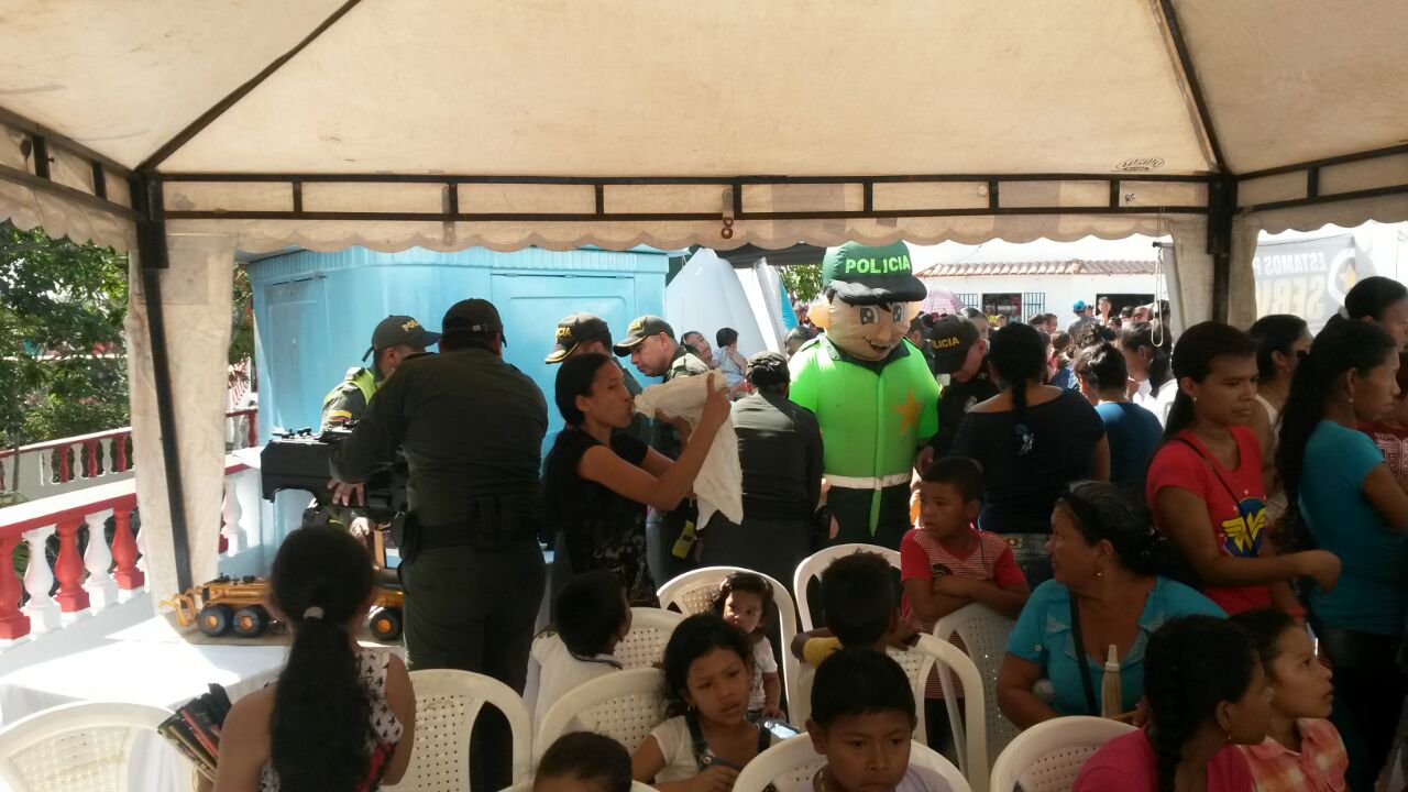  Policía Nacional participa en la campaña “Manos a la obra”