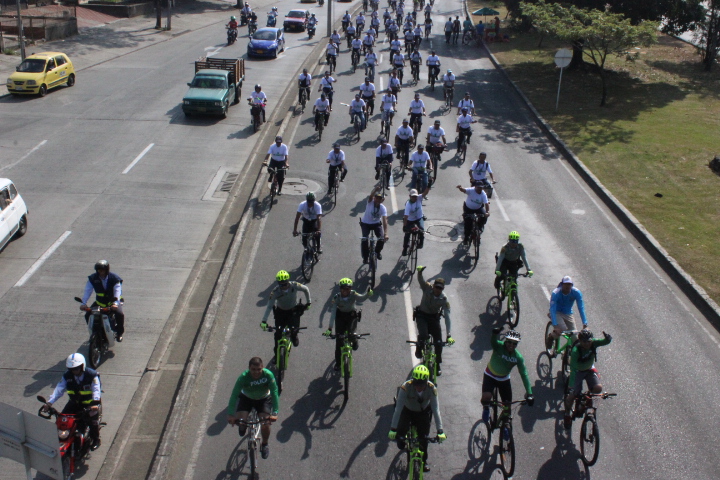Policía lidera actividad de ciclo paseo