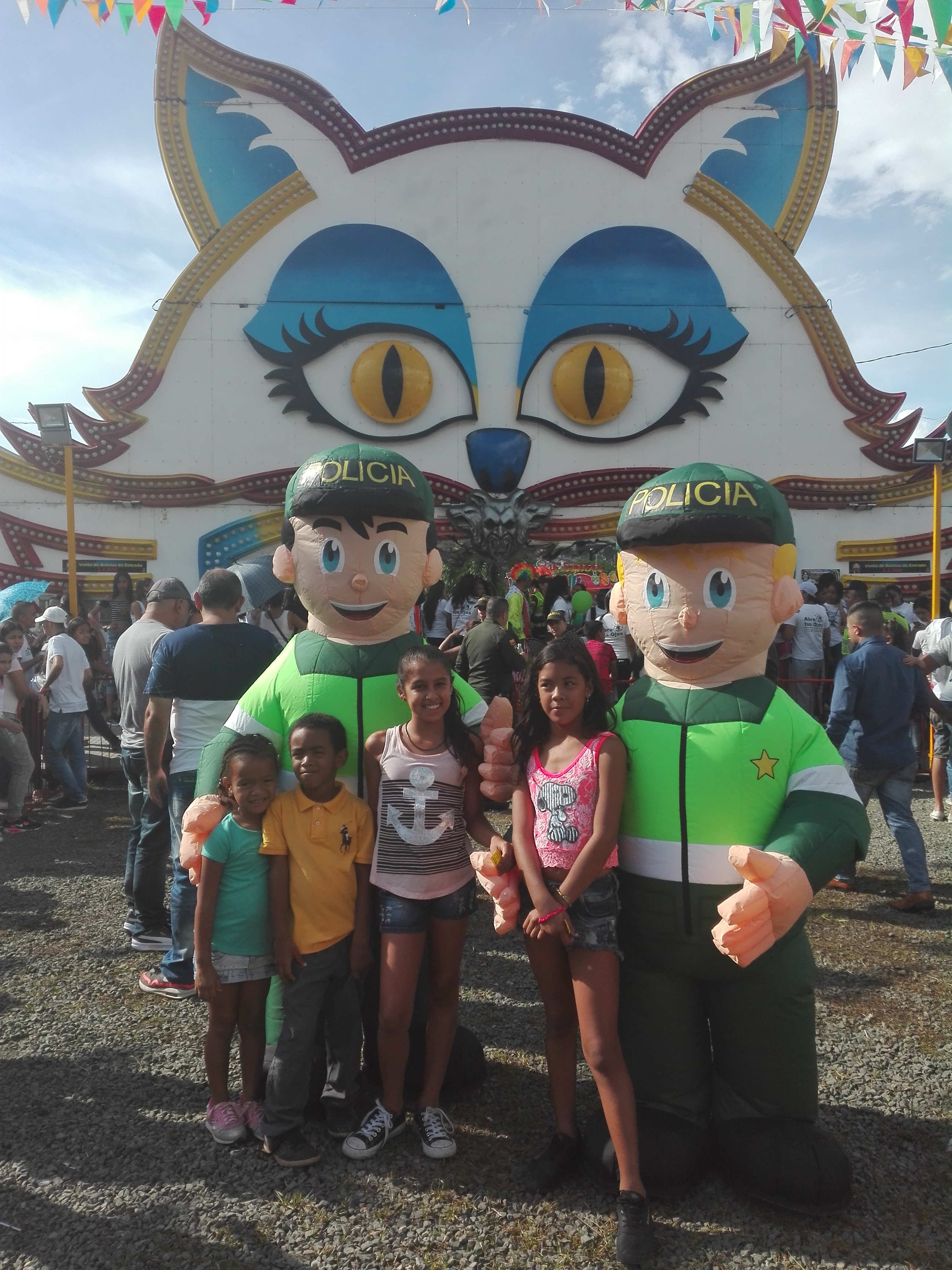 Policía lleva 400 niños y jóvenes de Cali a la rueda