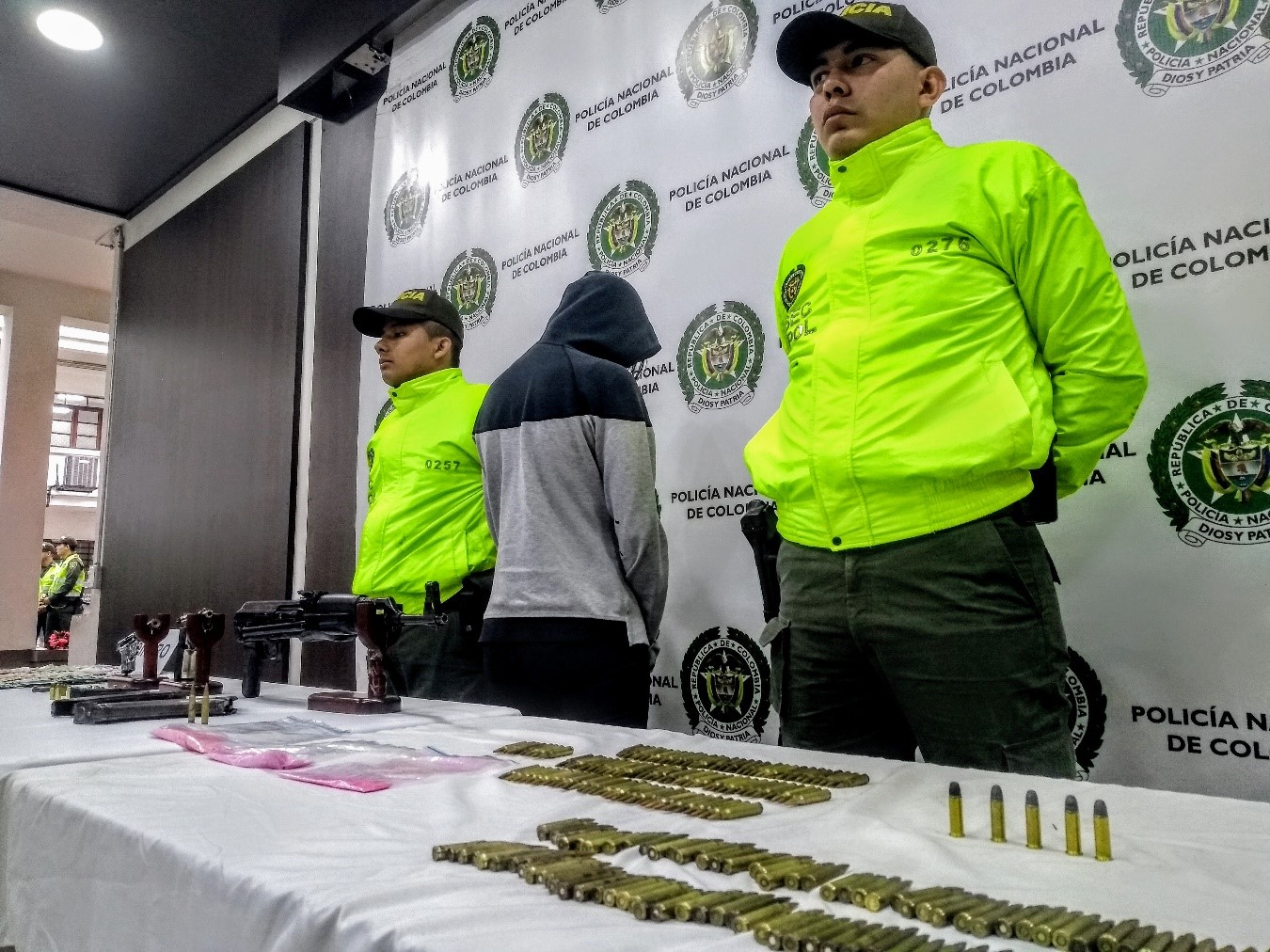 Acción integral para la reducción del delito de homicidio y porte ilegal de armas en Medellín