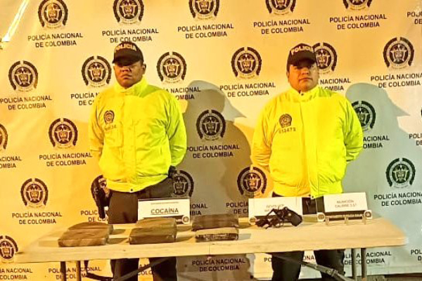 Mediante allanamiento se logra la incautación de 6.000 gramos de clorhidrato de cocaína y un arma de fuego