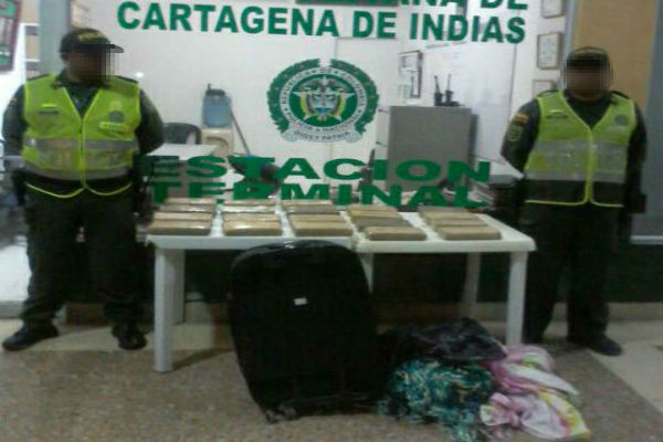 Incautamos-20-kilos-de-estupefacientes-en-una-maleta.