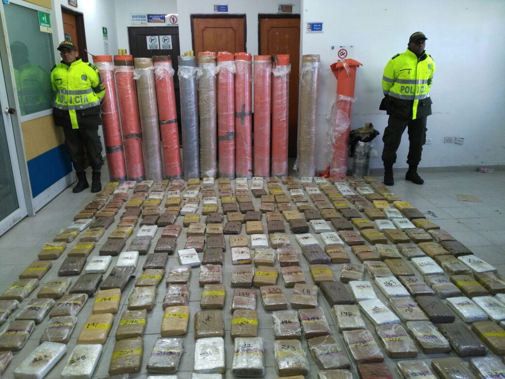 Incautacion aproximadamente 305 kilogramos de marihuana. 