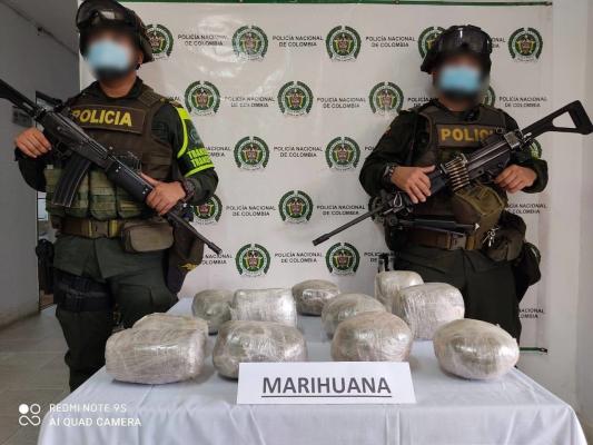 EN PLANES DE REGISTRO Y CONTROL,  INCAUTAMOS 13 KILOS DE MARIHUANA EN LA VIA QUE CONDUCE DEL MUNICIPIO DE CHIGORODÓ A DABEIBA