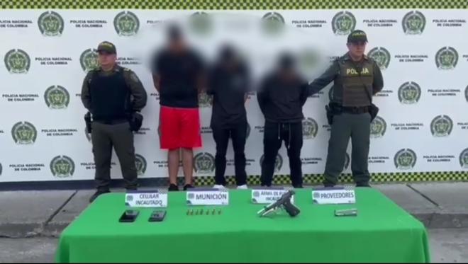 En Tuluá la Policía logra incautar material bélico que iba oculto en un vehículo de servicio público