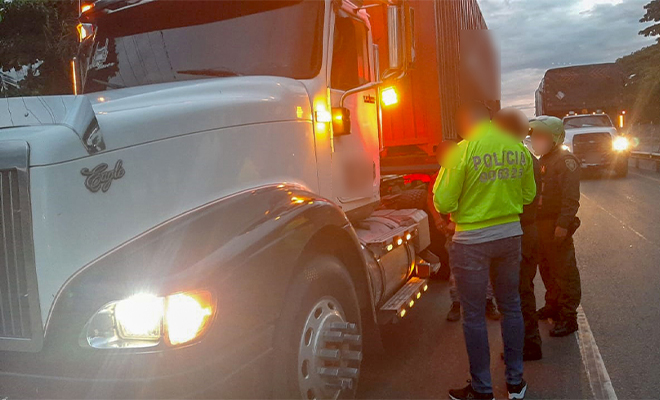 En caleta instalada a un contenedor se incautaron 1.013 kilos de cocaína