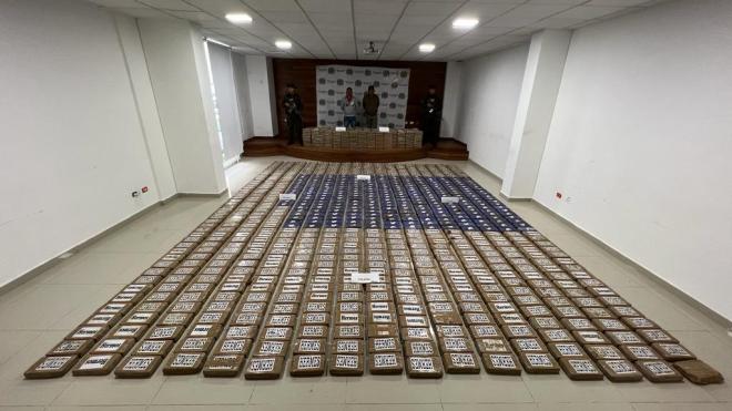 Incautada-1.5-toneladas-de-clorhidrato-de-cocaína-en-zona-rural-de-Piales,-Nariño.