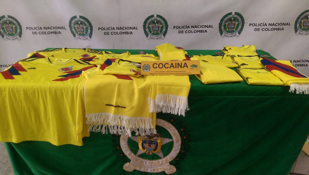 Incautamos-14-camisetas-de la-selección-Colombia-impregnadas-con-cocaína
