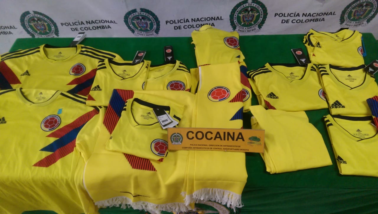 Incautamos-14-camisetas-de la-selección-Colombia-impregnadas-con-cocaína