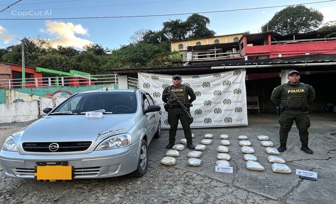 Dos polic&iacute;as con una incautaci&oacute;n de base de coca y un veh&iacute;culo recuperado