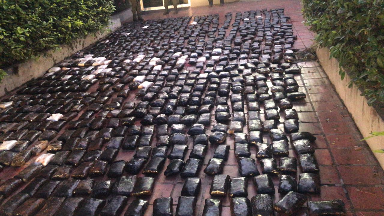 Incautamos más de 450 kilos de marihuana que transitaban por las carreteras costeras del país
