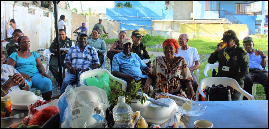 Con una olla comunitaria nos integramos con la Comunidad Raizal en el sector de Carpinter Yard